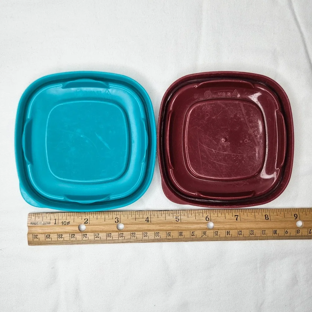 Rubbermaid‎ Easy Find Lids Replacement 7J58 Teal Blue Burgundy Red Set of 2 4.5
